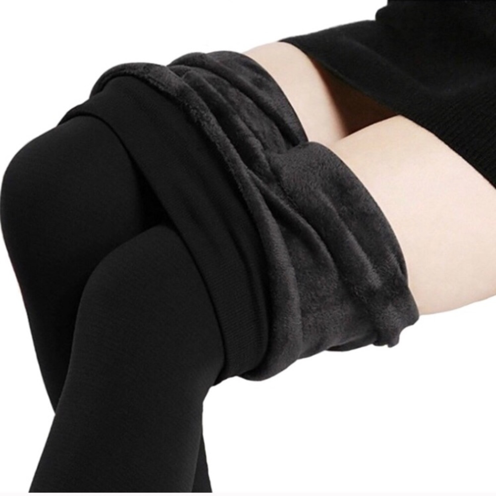 Black faux fur winter leggings❄️🦌